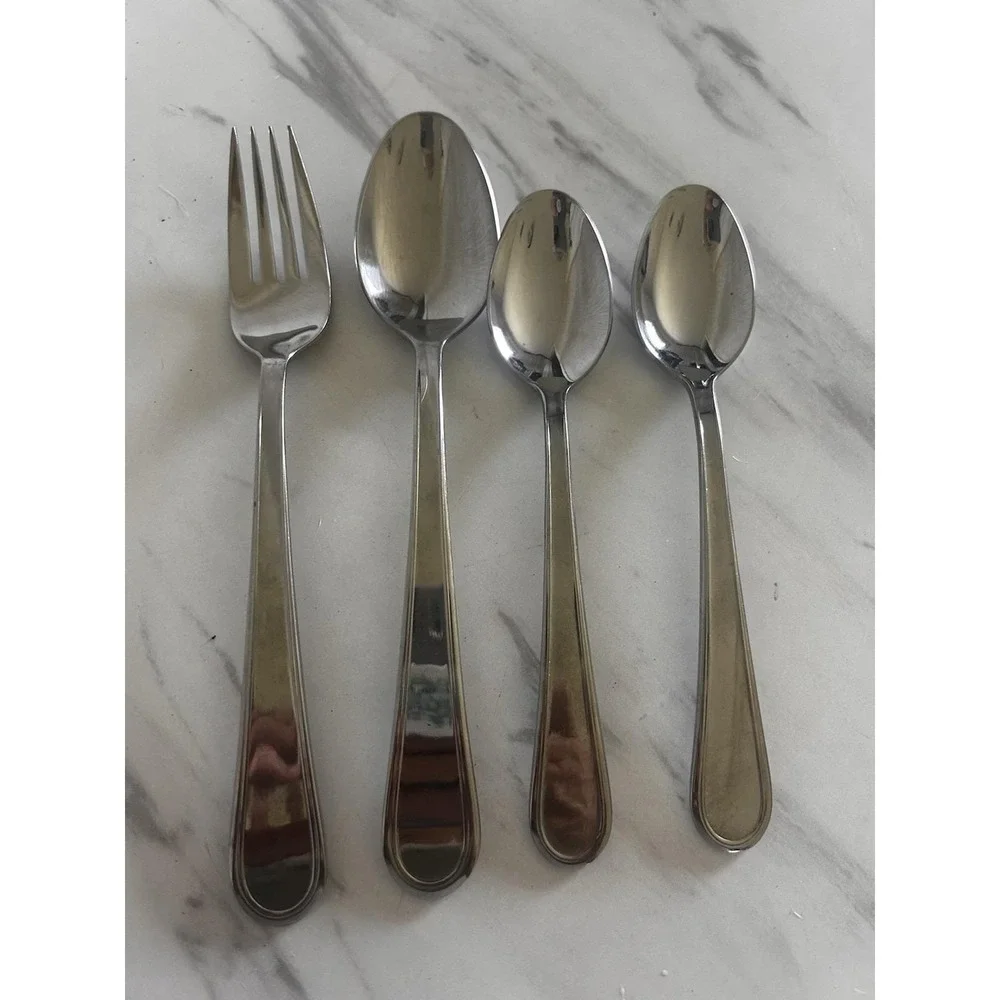 Oneida Flight Reliance Stainless Flatware Lot Tablespoon Teaspoons Fork Bx A